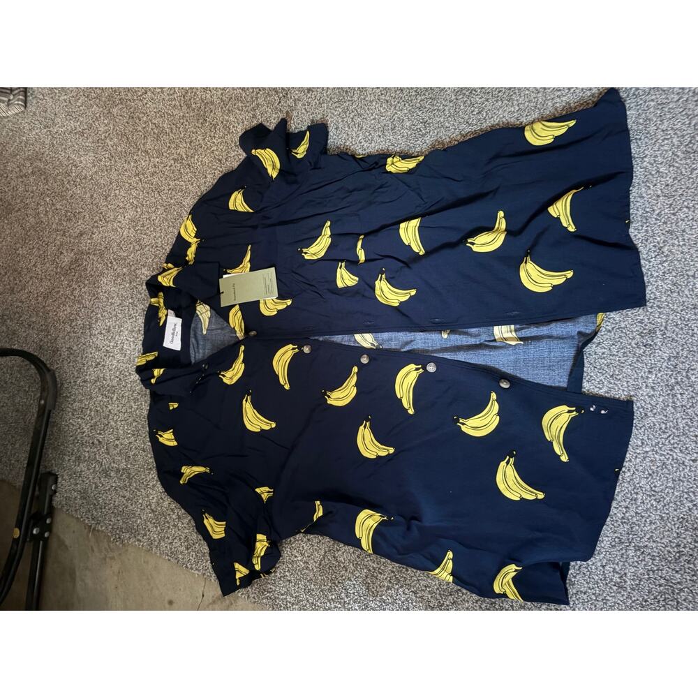 NWT mens large button front banana shirt